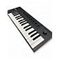 Used Komplete KONTROL M32 Keyboard Workstation thumbnail