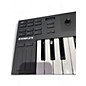 Used Komplete KONTROL M32 Keyboard Workstation