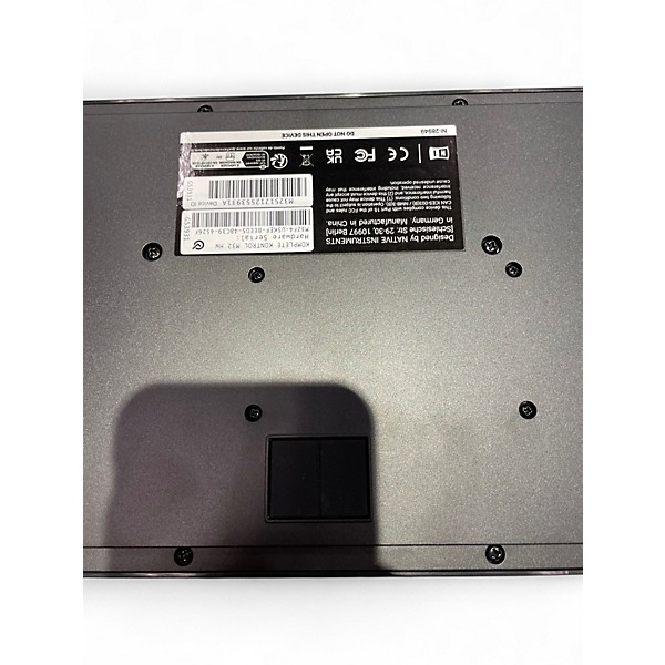 Used Komplete KONTROL M32 Keyboard Workstation