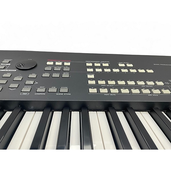 Used Yamaha MOXF8 88 Key Keyboard Workstation