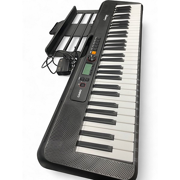 Used Casio casiotone ct 200 Portable Keyboard