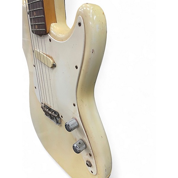 Vintage 1962 Fender Musicmaster White Solid Body Electric Guitar