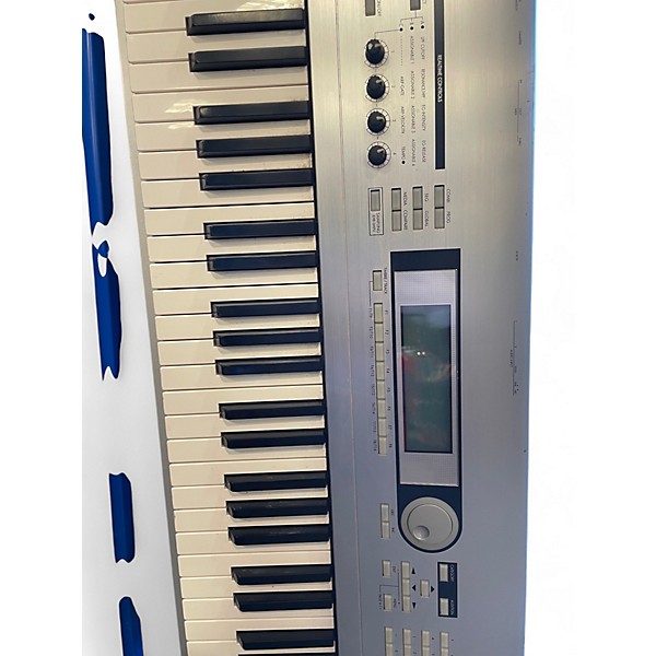 Used KORG Triton Le 88 Key Keyboard Workstation