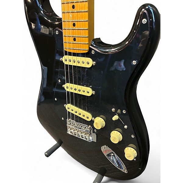 Used Fender Player II Stratocaster black Solid Body Electric Guitar