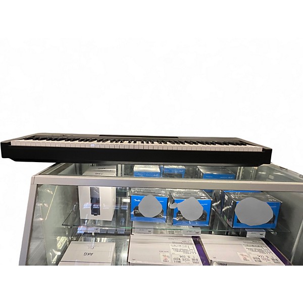 Used Yamaha P143 Digital Piano