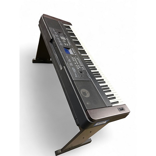 Used Yamaha DGX650 88 Key Portable Keyboard