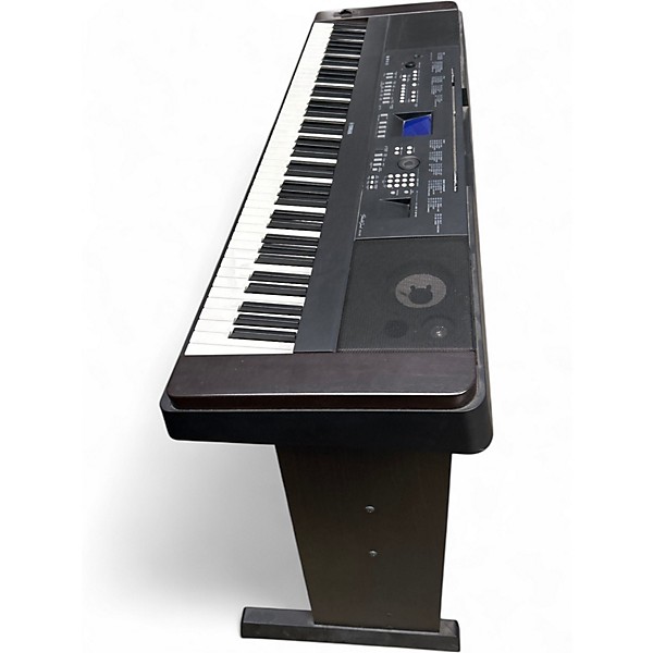 Used Yamaha DGX650 88 Key Portable Keyboard