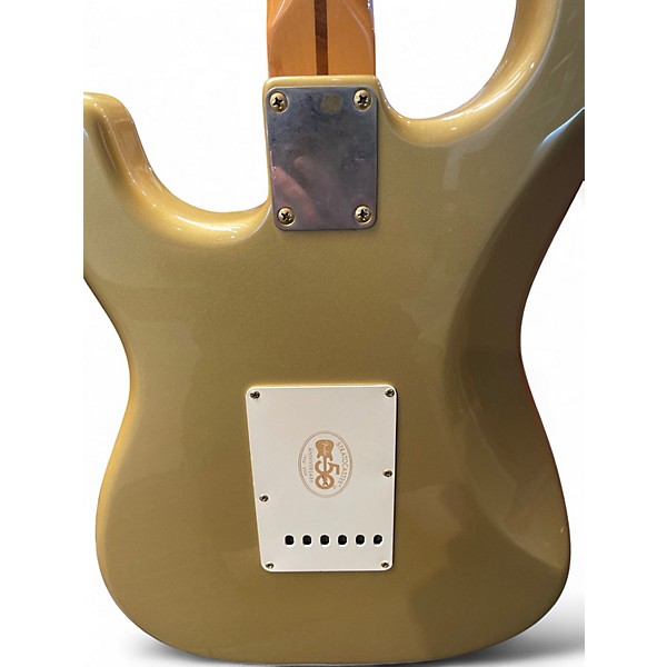 Used 2005 Fender 50th Anniversary Stratocaster Aztec Gold Solid Body Electric Guitar
