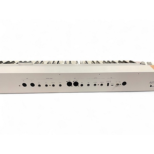 Used Arturia ASTROLAB 88 Keyboard Workstation