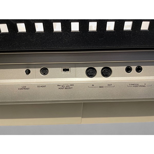 Used Yamaha PSR 2000 61 Key Portable Keyboard
