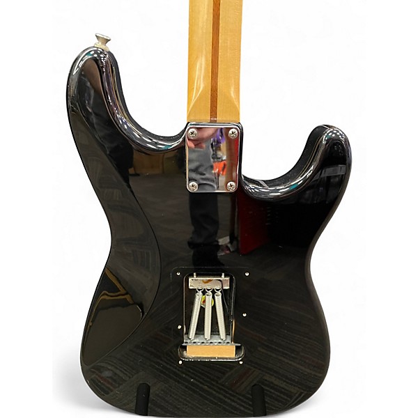 Used 1998 Fender Stratocaster Black Electric Guitar