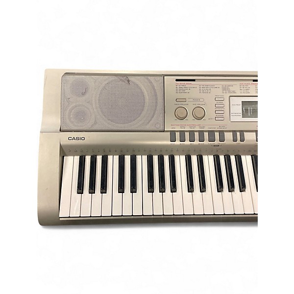 Used Casio WK200 76 Key Keyboard Workstation