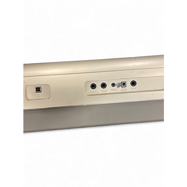 Used Casio WK200 76 Key Keyboard Workstation