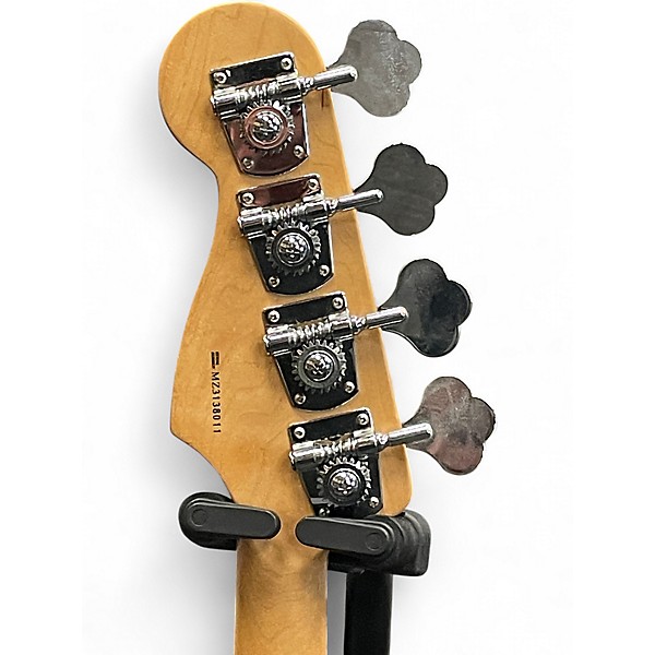 Used Fender DELUXE SERIES JAZZ BASS Candy Apple Red Electric Bass Guitar