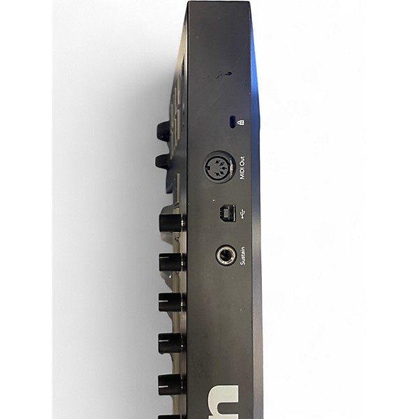 Used Novation Launchkey 25 Key MIDI Controller
