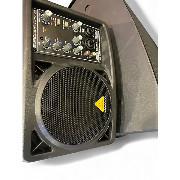 Used Behringer EUROLIVE 205 Power Amp