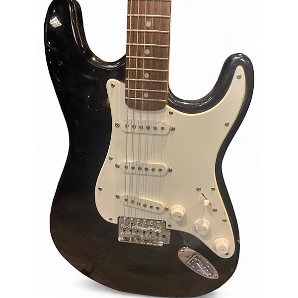 Used 2004 Squier Affinity Stratocaster Black Solid Body Electric Guitar