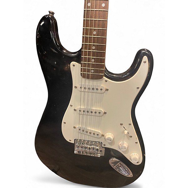 Used 2004 Squier Affinity Stratocaster Black Solid Body Electric Guitar