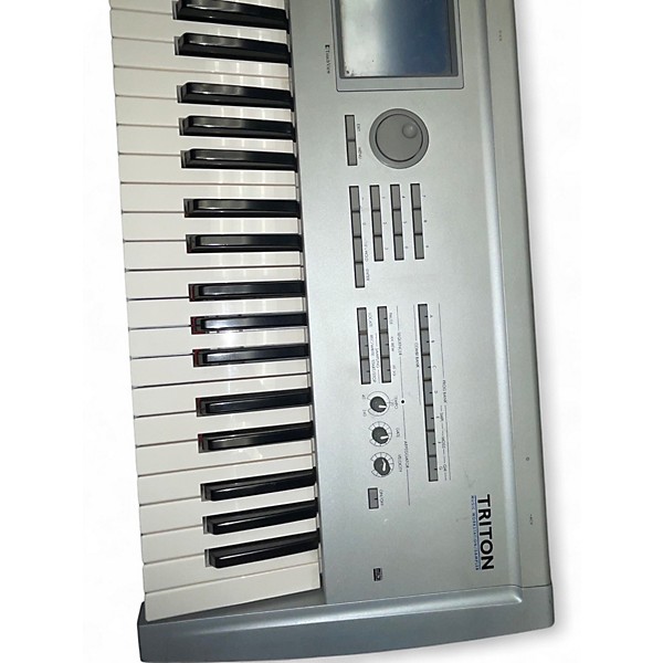 Used KORG Triton Classic 61 Key Keyboard Workstation