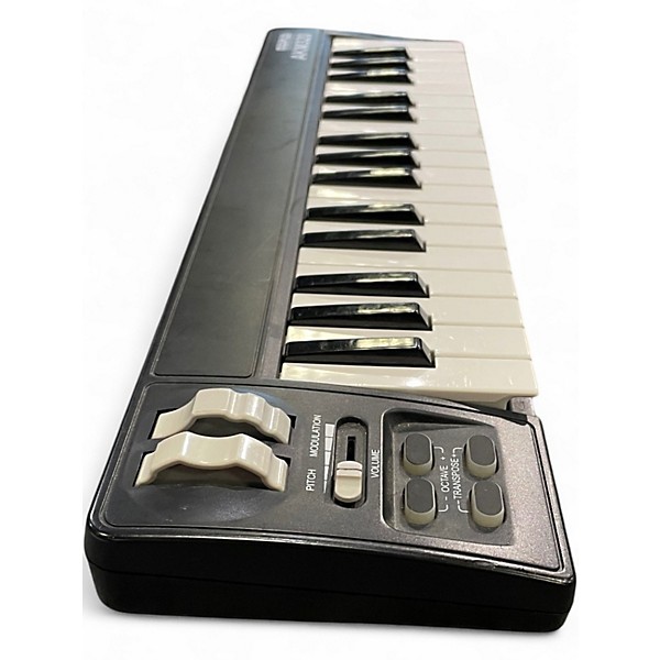Used Midiplus AKM320 MIDI Controller