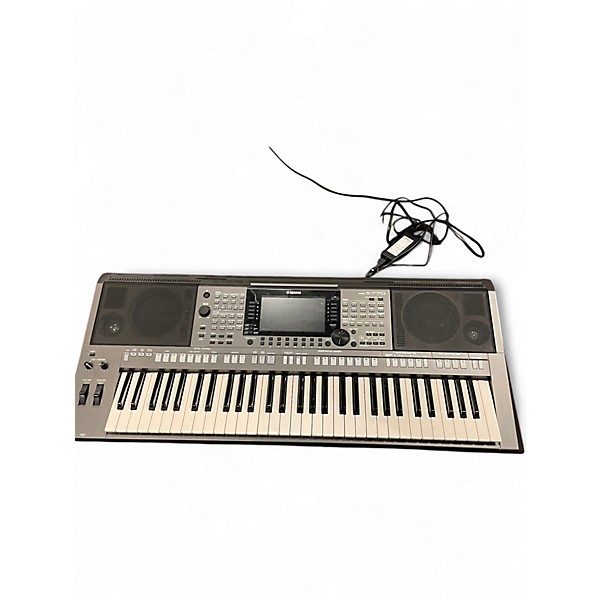 Used Yamaha PSRS770 Keyboard Workstation