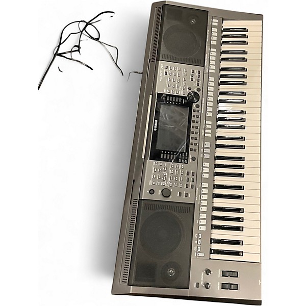 Used Yamaha PSRS770 Keyboard Workstation