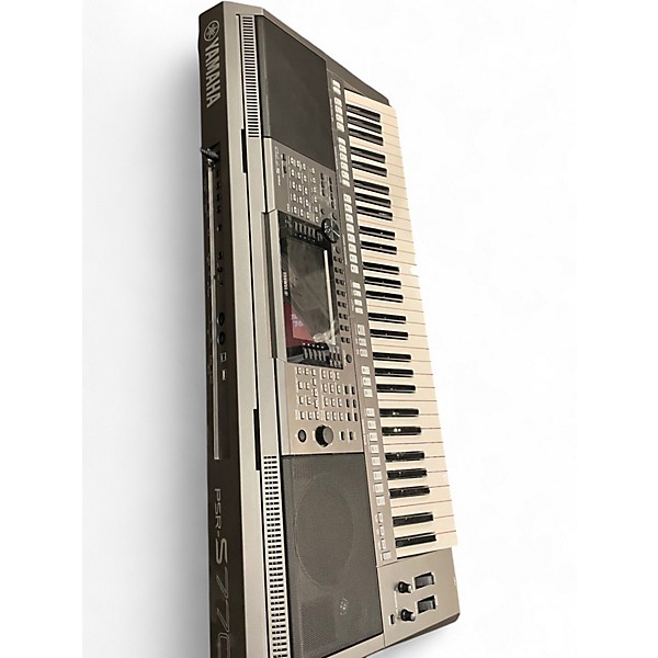 Used Yamaha PSRS770 Keyboard Workstation