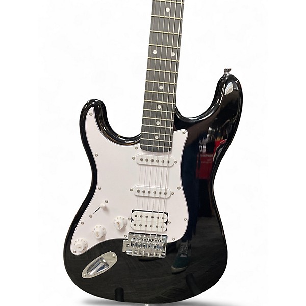 Used Donner STANDARD SERIES HSS STRAT-STYLE GUITAR BLACK Electric Guitar