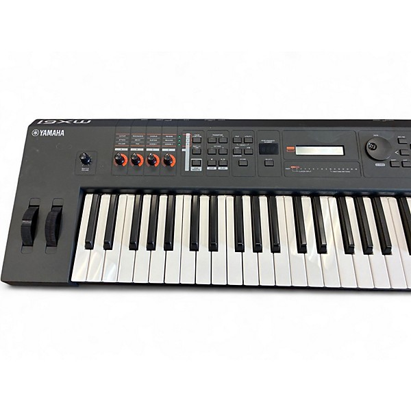 Used Yamaha MX61 61 Key Keyboard Workstation