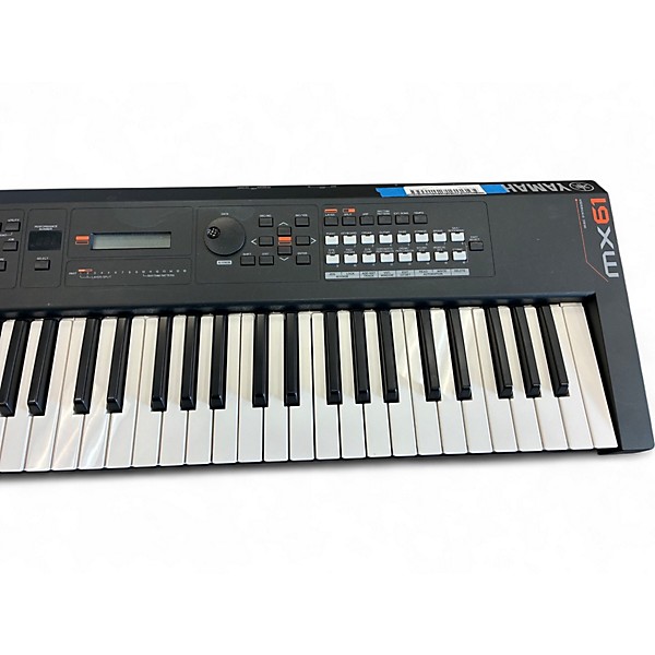 Used Yamaha MX61 61 Key Keyboard Workstation