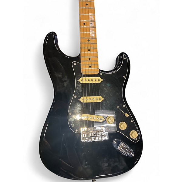 Used Fender Stratocaster Maple Fingerboard Limited Edition Black Solid Body Electric Guitar