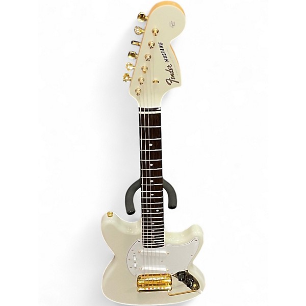 Used Fender MIJ Mustang Alpine White Solid Body Electric Guitar