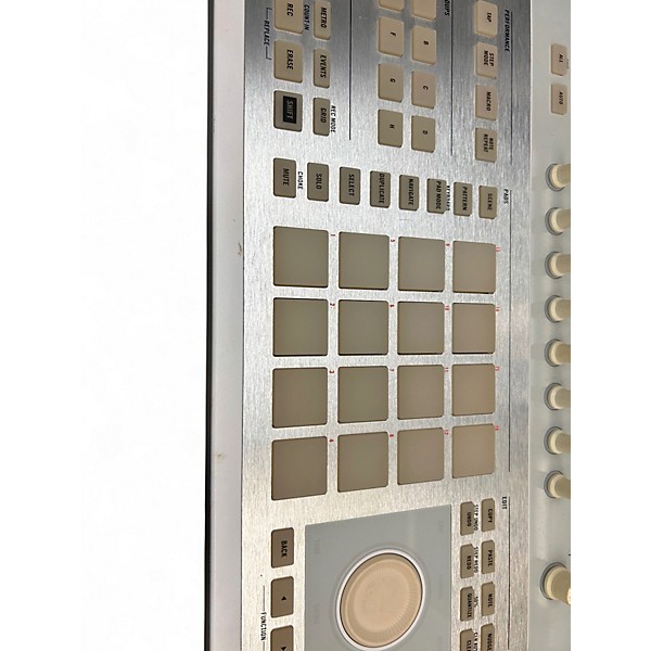 Used Native Instruments Maschine Studio White HW Production Controller