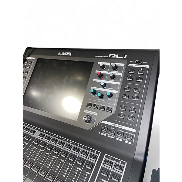 Used Yamaha QL1 Digital Mixing Console Digital Mixer