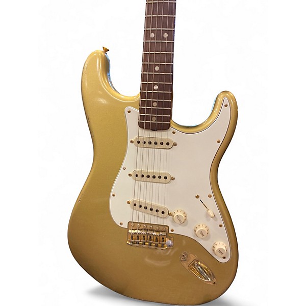 Used 2004 Fender Custom Shop 1965 Stratocaster Relic Aztec Gold Solid Body Electric Guitar