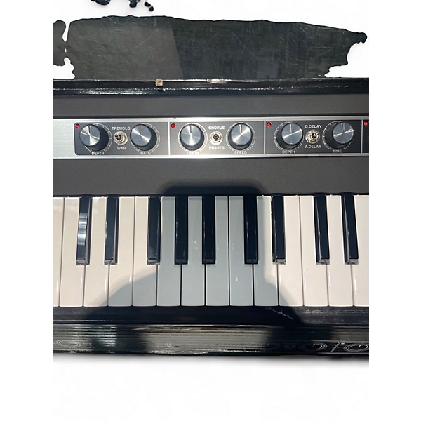 Used Yamaha E303 Keyboard Workstation