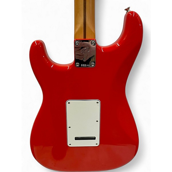 Used 2025 Fender PLAYER II STRATOCASTER CORAL RED Solid Body Electric Guitar