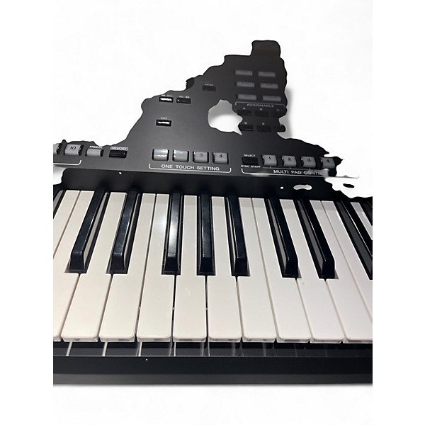 Used Yamaha GENOS 76 Key Keyboard Workstation
