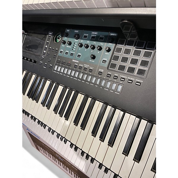 Used Roland Fantom 07 Keyboard Workstation