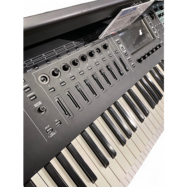 Used Roland Fantom 07 Keyboard Workstation