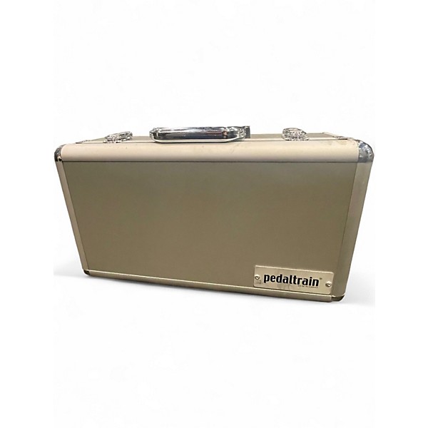 Used Pedaltrain Metro 16 Pedal Board