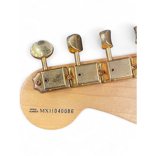 Used Fender Deluxe Player Stratocaster Lake Placid Blue Solid Body Electric Guitar