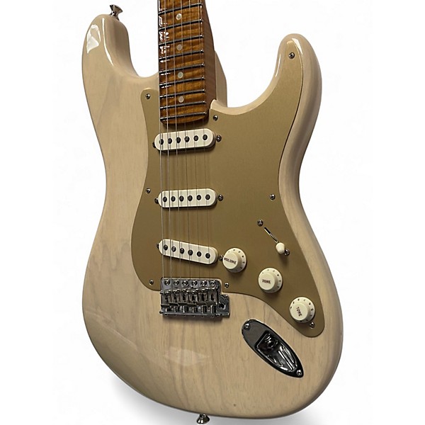 Used 2024 Fender B2 AMERICAN CUSTOM STRATOCASTER MN NOS Honey Blonde Solid Body Electric Guitar