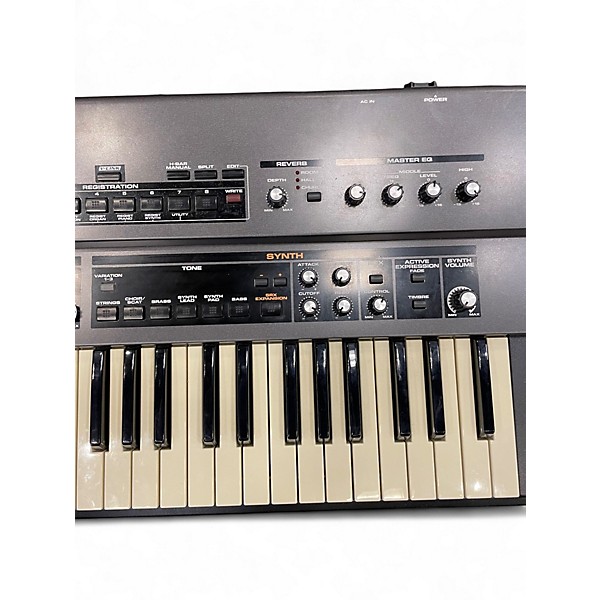 Used Roland VR760 Organ