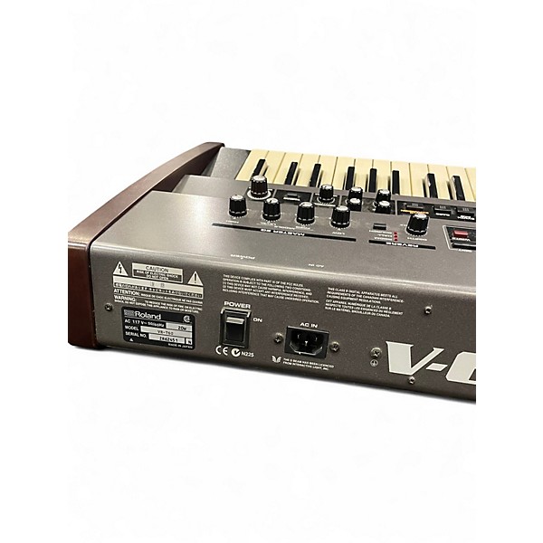 Used Roland VR760 Organ