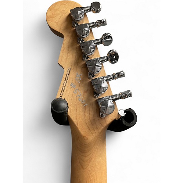 Used Reverend descent baritone White Baritone Guitars