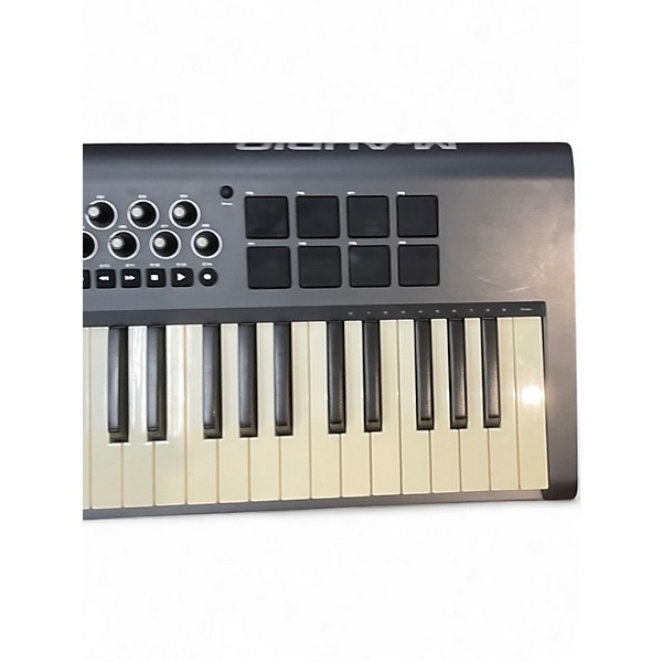 Used M-Audio Axiom 61 Key MIDI Controller
