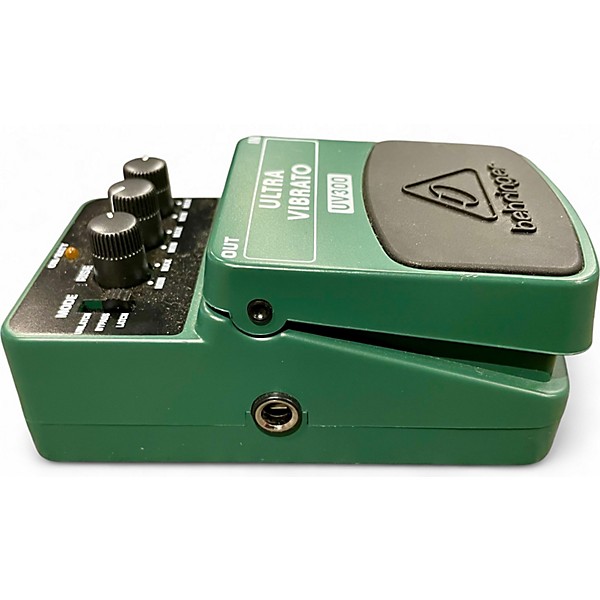 Used Behringer UV300 Ultra Vibrato Effect Pedal