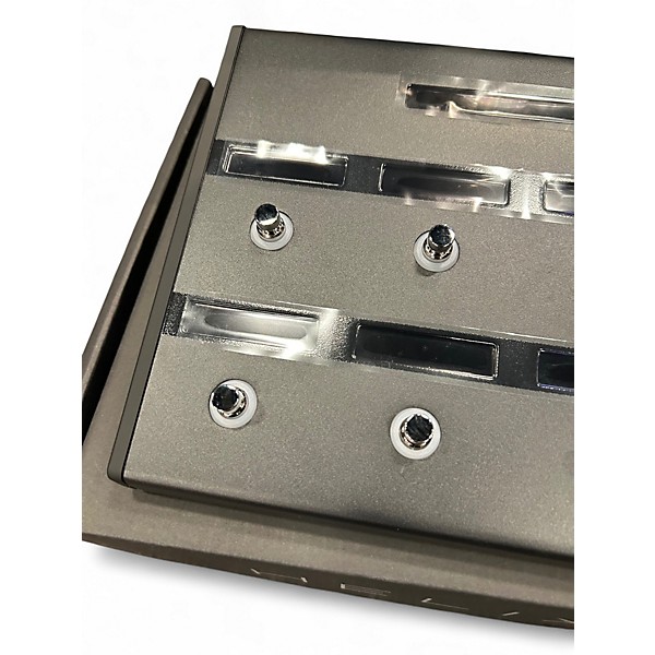 Used Line 6 Helix Rack Rackmountable Multi-Effects Processor With Foot C Effect Processor