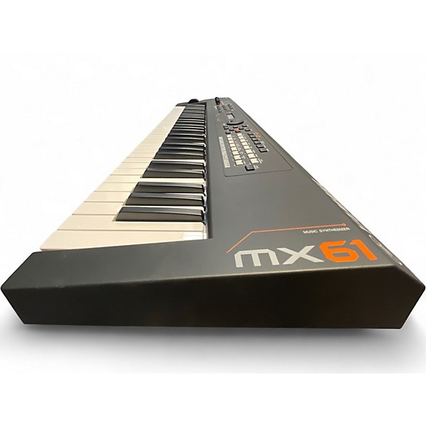 Used Yamaha MX61 61 Key Keyboard Workstation
